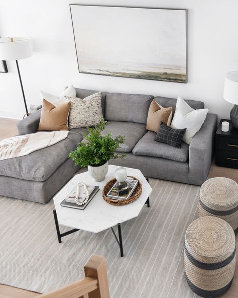 Gray Sectional Living Room, Grey Sofa Living Room, Grey Couch, Grey Couch Living Room, Living Room Decor Gray, Indoor Outdoor Rug, Decor Home Living Room, Living Room Sectional, Living Room Decor Apartment