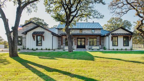 Entertainer's Dream - Front - Farmhouse - Exterior - Dallas - by Bohannon Design Team | Houzz Stone Exterior Home, Mediterranean Farmhouse Exterior, Country Farmhouse Exterior, Country Home Exterior, Texas Farmhouse, Stone Exterior Houses, Exterior Home Design, White Siding, Exterior House Remodel