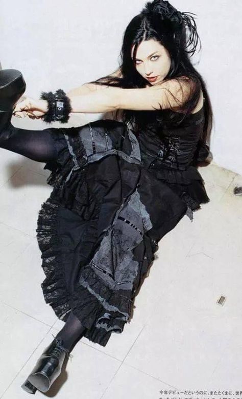 Amy Lee Evanescence, Women Of Rock, Amy Lee, Evanescence, Metal Girl, Female Singers, Girls Rock, Gothic Fashion, Gotham