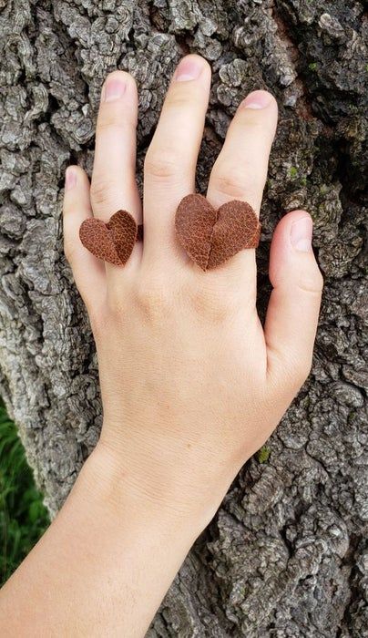 Leather Heart Ring (With Customizable Template) : 4 Steps (with Pictures) - Instructables Leather Rings Diy How To Make, Diy Leather Rings, Leather Rings, Ring Leather, Parts Of The Heart, Scissor Cut, Leather Heart, Leather Ring, Leather Projects