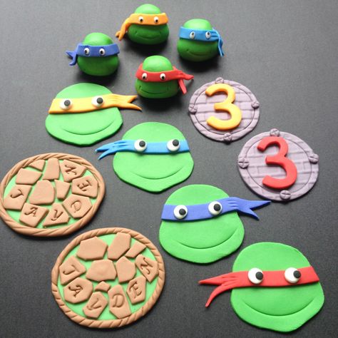 Ninja Turtle Cupcakes, Cupcake Fondant, Ninja Turtles Birthday Party, Ninja Turtle Cake, Turtle Cake, Fondant Cupcake Toppers, Ninja Turtle Party, Ninja Turtle Birthday, Turtle Birthday