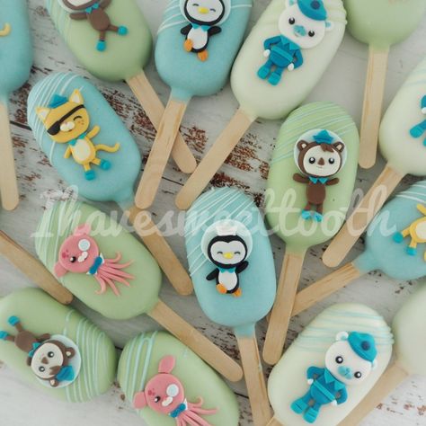 Octonauts Cake Pop
#igcakes #fondantcakes #cupcakes #3dcakes #twotiers #buttericingcake #satinice #sayajualkek #royalicingcookies #weddingcake #fondantcookies #ihavesweettooth #cookieartistmalaysia #cakeartistmalaysia #bakersofmy #klbaker #instacake #cakesofinstagram #cupcakesofinstagram #ihstcakepop Octonauts Cake Pops, Octonauts Cupcakes, Octonauts Birthday Party Food, Octonauts Characters, Octonauts Cake, Octonauts Birthday Party, Octonauts Party, Cake Decorating With Fondant, Twin First Birthday