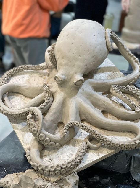 Clay Art | creativeartworksblog Octopus Sculpture, Sea Sculpture, Study Art, Sculpture Art Clay, Sculptures Céramiques, Crafts Easter, Octopus Art, Pottery Handbuilding, Keramik Design