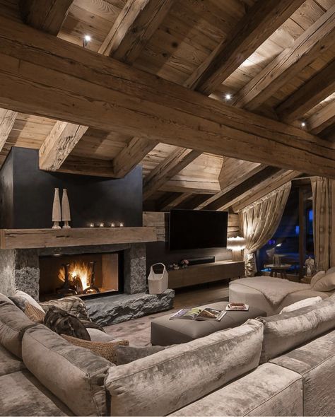 Rustic Chalet, Chalet Interior Design, Mountain Interiors, Chalet Interior, Chalet Design, Chalet Style, Dream House Interior, Rustic Interiors, Log Homes