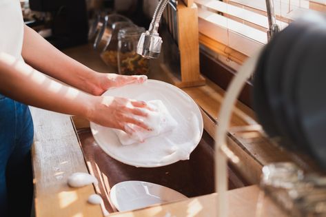 Dish Soap Bar, Natural Cleaning Products Diy, Metal Sink, Bar Keepers Friend, Bar Keeper, Clean Pots, Petri Dish, Kitchen Sponge, Vinegar And Water