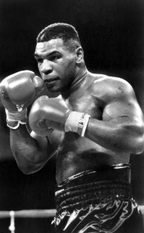 Mike Tyson Wallpaper Iphone, Mike Tyson Black And White, Tyson Wallpaper, Mike Tyson Wallpaper, Black Boxers, Desktop Wallpaper Black, Creed Movie, Mike Tyson Boxing, Cool Desktop Wallpapers