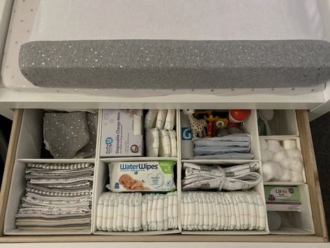 #babygirlroom #nurserydecor #nursery #babyroom Nursery Drawers, Baby Drawer Organization, Practical Nursery, Nursery Drawer Organization, Baby Dresser Organization, Nursery Organisation, Baby Drawer, Nursery Drawer, Baby Nursery Closet