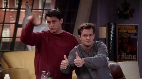 I got 14 out of 20 on How Many More "Friends" Episodes Can You Identify From A Single Screencap?! Joey And Chandler, Joey Chandler, More Friends, Friends Episodes, Funny Friends, Makeup Style, Friends Tv Show, Friends Tv, Do You Remember