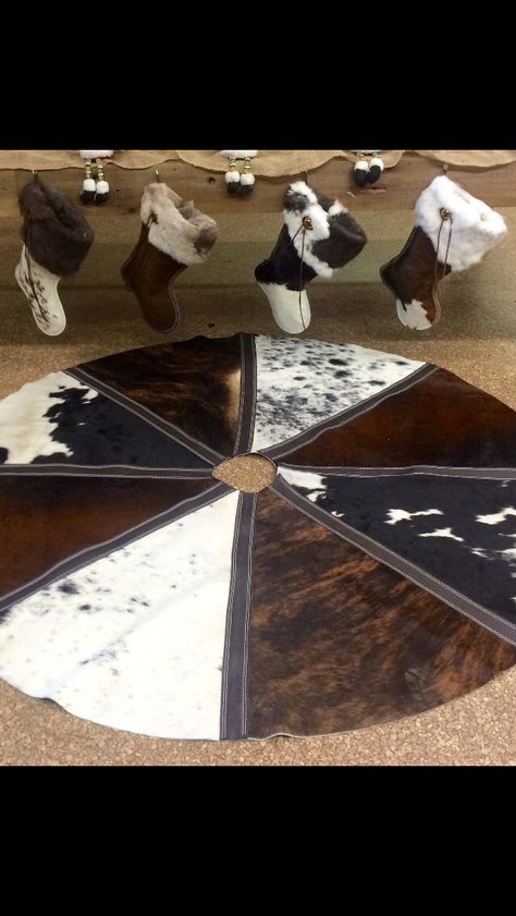 Cow Print Christmas Stocking, Cowhide Stockings Christmas, Cowhide Christmas Tree, Cowhide Christmas Tree Skirt, Cowhide Diy, Country Christmas Decorations Diy, Western Christmas Decorations, Western Christmas Tree, Cowhide Decor