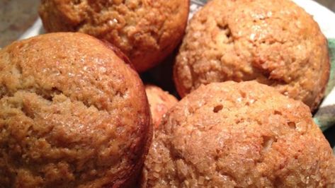 Banana and persimmon muffins with a cinnamon and sugar topping are a tasty breakfast treat for the fall months. Persimmon Muffins, Cinnamon Cake Recipes, Muffin Recipes Cinnamon, Fall Muffins, Vegan Banana Muffins, Persimmon Recipes, Potato Muffins, Banana Crumb Muffins, Sweet Potato Muffins