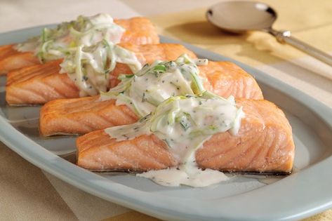 Salmon with Leeks and Cream Sauce. This Salmon with Leeks and Cream Sauce recipe is full of all the delicious flavor you love. Philadelphia Recipes, Kraft Foods, Cream Sauce Recipe, Leek Recipes, Irish Recipes Traditional, Broiled Salmon, Cream Sauce Recipes, Kraft Heinz, Kraft Recipes