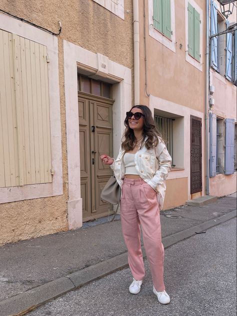 look avec un pantalon rose Pantalon Rose, Album Photos, Spring Look, Spring Looks, Photo Album