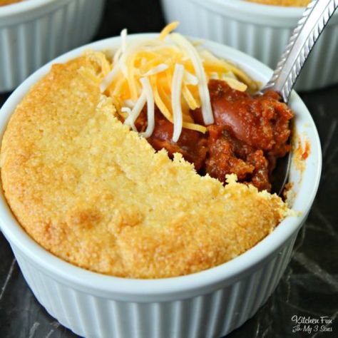 Chili Pot Pie, Cornbread Crust, Crock Pot Pizza, Chili Pot, With Cornbread, Bread Pudding With Apples, Ramekin Dishes, Crock Pots, Chili Ingredients