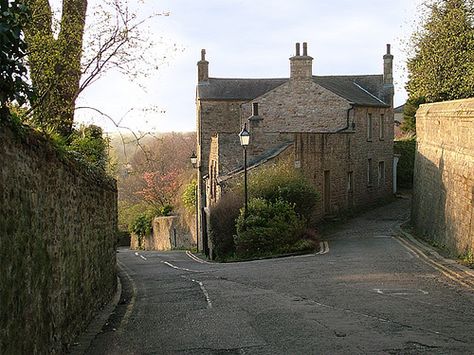 Top of Long Marsh Lane, Castle Hill, Lancaster, UK Hillside Building, Lancaster Uk, Lancaster Castle, Artistic Architecture, Morecambe Bay, Architecture Artists, Castle Hill, Grammar School, English House