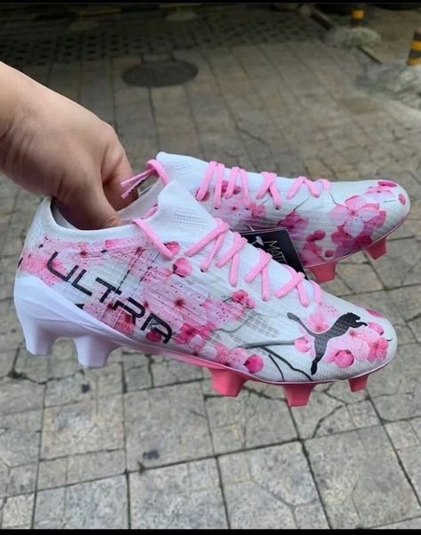 Best Football Shoes, Pink Soccer Cleats, Womens Soccer Cleats, Cool Football Boots, Best Soccer Cleats, Girls Soccer Cleats, Best Soccer Shoes, Rugby Boots, Nike Football Boots