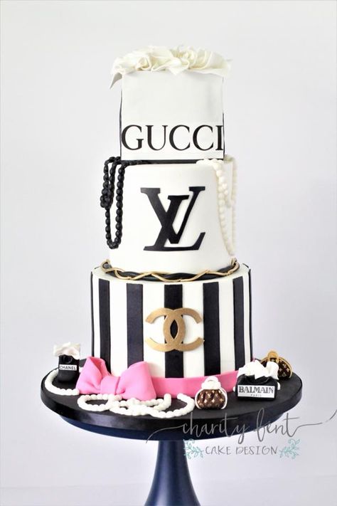 Chanel Birthday Cake, 26 Birthday Cake, Cakes Graduation, Queens Birthday Cake, Louis Vuitton Cake, Gucci Cake, Cupcakes Design, Chanel Cake, Chanel Birthday