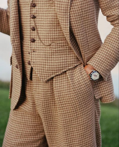 Houndstooth Suit, Ralph Lauren Style, Silk Linen, Newsboy Cap, Classic Outfits, Poplin Shirt, Double Breasted Suit Jacket, Polo Ralph Lauren Mens, Custom Fit