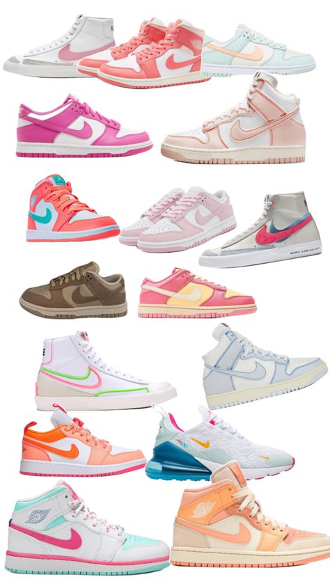 Nikes🤍🤍 Nike Wallpaper Iphone, Preppy Bags, Preppy Gifts, Preppy Shoes, Pretty Shoes Sneakers, Nike Wallpaper, Cute Nike Shoes, Cute Nikes, Swag Shoes