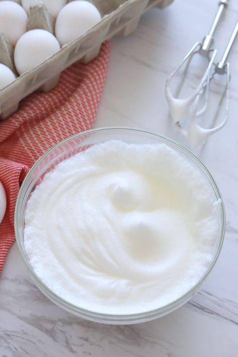 How Long Do You Whip Egg Whites For? This long! Beating Egg Whites, Whipped Egg Whites, Easy Meringues, Lemon Meringue Cake, Egg White Recipes, Lemon Meringue Cheesecake, Bigger Bolder Baking, How To Make Eggs, Baking Cookbooks