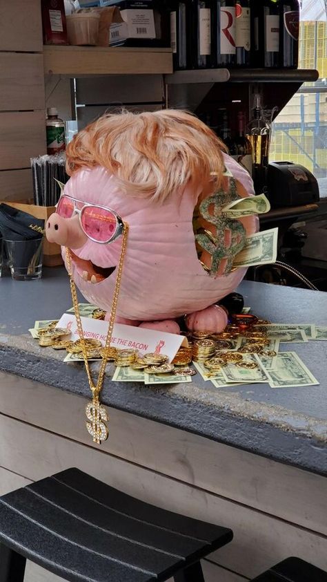 Money Pumpkin Carving Ideas, Money Themed Pumpkin Decorating, Pumpkin Piggy Bank, Accounting Pumpkin Ideas, Office Pumpkin Carving Contest, Pig Pumpkin Carving Ideas, Pumpkins Decorating, Pumpkin Show, Creative Pumpkin Decorating