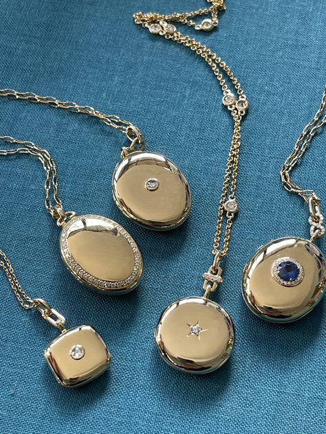 Cool Locket Necklace, Matching Lockets, Lockets Necklace, Ring Locket, Vintage Locket Necklace, Unique Locket, Locket Ideas, Locket Jewelry, Locket Necklaces