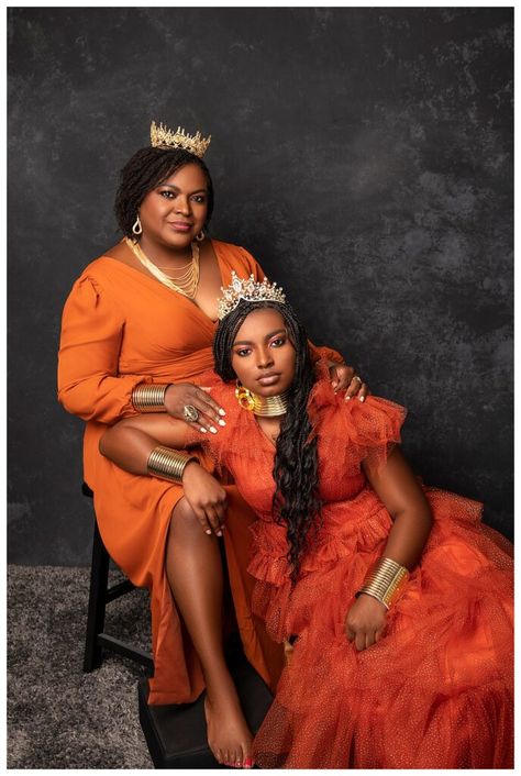 Mother And Daughter Photoshoot Ideas, Cornrow Box Braids, Mother Daughter Photography Poses, Mom Daughter Photos, Mommy Daughter Photoshoot, Mother Daughter Poses, Daughter Photo Ideas, Mommy Daughter Photos, Mother Daughter Pictures