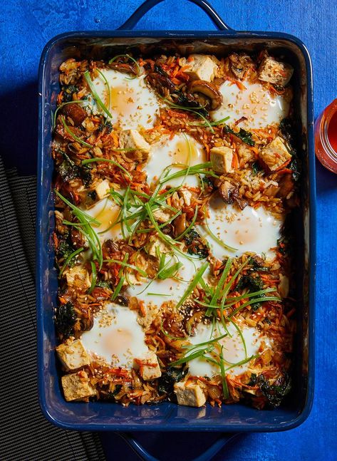 Bibimbap Casserole with Tofu Bibimbap Recipe, Healthy Casserole Recipes, Quinoa Recipe, Low Cholesterol Recipes, Healthy Casseroles, Low Cholesterol, Classic Dishes, An Egg, Mediterranean Diet