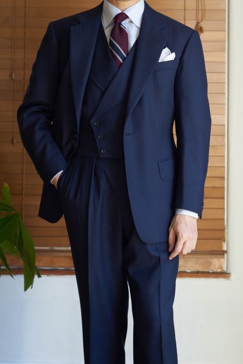 Suit and tie fixation Navy Vest Outfit Mens, Navy Blue 3 Piece Suit, Gentleman's Gazette, Blue 3 Piece Suit, Elegant Vest, Mens Dress Outfits, Suit For Men, Mens Fashion Classic, Men Stylish Dress