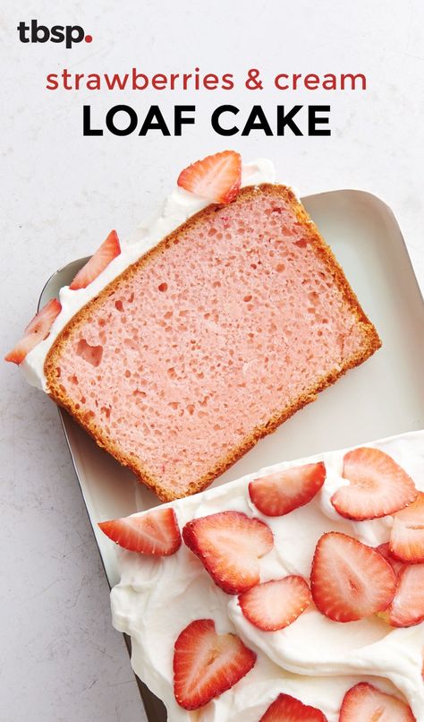 Strawberries and cream is one of our all-time favorite pairings. When it's made into a loaf cake and topped with a homemade cream cheese frosting and sliced fresh strawberries, it becomes one of our all-time favorite desserts. Obviously. Homemade Cream Cheese Frosting, Homemade Cream Cheese, Loaf Cake Recipes, Loaf Recipes, Loaf Cake, Baking Sweets, Fresh Strawberries, Strawberry Recipes, Cake Ingredients