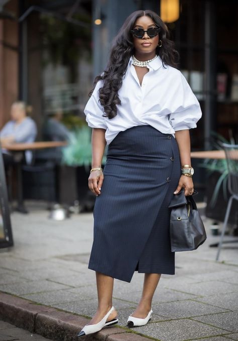 Moda Over 40, Stylish Work Attire, Foto Poses, Classy Casual Outfits, Stylish Work Outfits, Casual Chic Outfit, Curvy Outfits, Business Casual Outfits, Curvy Fashion