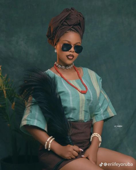 Yoruba Fashion, Yoruba People, Native Wears, Afrocentric Fashion, African Fabric Dress, Beautiful Photoshoot Ideas, Culture Day, Naija Fashion, Aso Oke