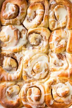 Save time in the morning and wake up to warm, fresh, cinnamon goodness with these overnight maple cinnamon rolls. Maple Cinnamon Rolls, Morning Pastries, Cinnamon Rolls Sticky Buns, Red Star Yeast, Sallys Baking, Yeast Recipes, Sally's Baking, Yeast Breads, Sticky Buns