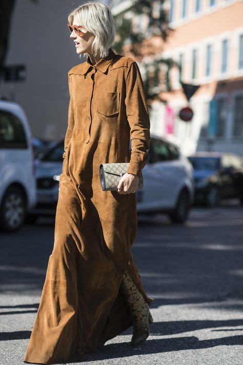 Milan Fashion Week, Day 3 White Long Sleeve Sweater, Maxi Dresses Fall, Suede Dress, Pregnancy Maxi Dress, Styl Boho, Fashion Tips For Women, Spring Sale, Long Sleeve Maxi, Fashion Week Street Style