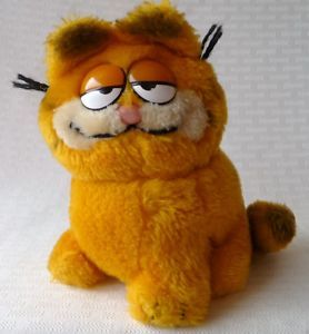 Goofy Looking Garfield Sitting, 1980s Memories, Garfield Plush, Teenage Memories, 1990s Nostalgia, Garfield Images, Vintage Garfield, Garfield Cat, Modern Toys