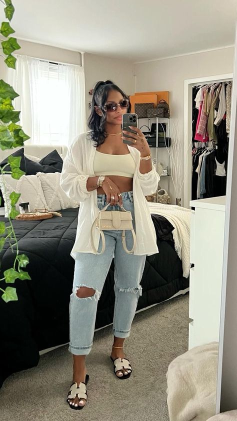 Birthday Chill Outfit, Brunch Outfit Black Woman Spring Casual, Cool Summer Day Outfit, Modest Outfit Ideas Summer, Thick Women Outfits, Modest Summer Outfits Black Women, Brunch Outfit Jeans, Running Errands Outfit Summer, Grocery Shopping Outfit