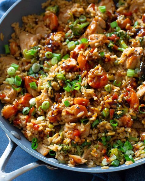 One-Pan Teriyaki Chicken and Rice is a healthy, protein packed meal! #teriyaki #chicken #rice Teriyaki Chicken Healthy, Chicken Teriyaki Casserole, Chicken And Rice Skillet, Baileys Fudge, Teriyaki Rice, Lunch Bowls, Teriyaki Chicken And Rice, The Girl Who Ate Everything, Breakfast Platter