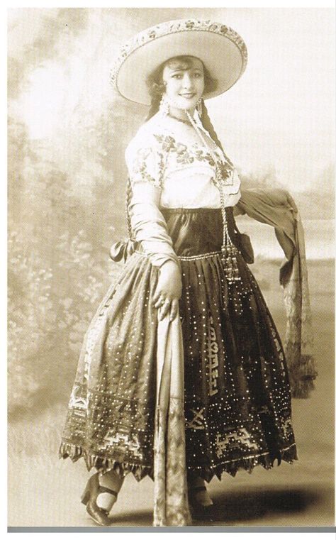 Garcia House, Charro Days, Ranch Fashion, Dress 1900, Mexican Beauty, Traditional Mexican Dress, Ballet Folklorico, Mexico History, Brown Pride