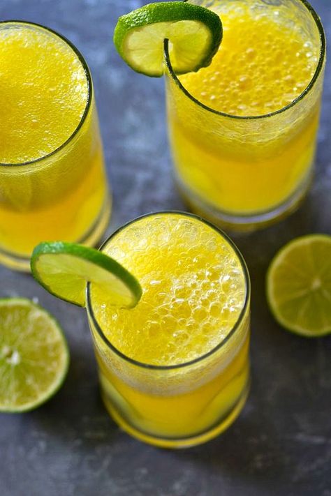 These mango lime moscow mules are a refreshing tropical twist on a classic! Only four ingredients needed and they're SO easy to mix up for a winner weekend sipper. Mango Moscow Mule Recipe, Mango Mule, Mango Vodka, Moscow Mules, Moscow Mule Recipe, Mule Recipe, Best Cocktail Recipes, Tropical Twist, Amazing Appetizers