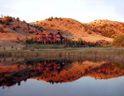 Grey Cliffs Ranch In Montana Is An Elegant Escape Into Nature Montana Resorts, Ranch In Montana, Montana Living, Montana Ranch, Montana Vacation, Montana Travel, Gourmet Meals, Best All Inclusive Resorts, Emotional Photos