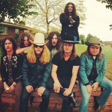 Lynyrd Skynyrd ... These were all neighborhood kids I went to school with. Knew all of them in the day. http://www.AlphaDawgBlog.com Rock And Roll Songs, Classic Rock Artists, Allen Collins, Gary Rossington, Lynyrd Skynyrd Band, Ronnie Van Zant, Classic Rock And Roll, Lynyrd Skynyrd, Southern Rock