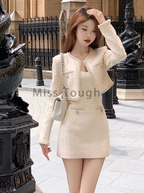 Frence-Conjunto elegante de dos piezas para mujer, traje Retro de moda coreana para fiesta, minifalda, manga larga, diseño elegante, Vintage, 2024 - AliExpress Korean Two Piece Outfit, Korean Party Outfit, Coat Suits For Women Korean, Vintage Outfits Classy Retro, Suit Skirt Outfit Korean, Korean Fashion Coat And Skirt, Kdrama Rich Girl Outfit, Mini Skirt Party, Sunday Dress