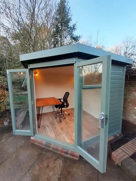 Garden Office Interior, Office Interior Ideas, Garden Office Ideas, Small Garden Office, Studio Home Decor, Garden Office Shed, Oxford House, Garden Huts, Recycle Projects