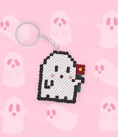 Sanrio Perler Bead Patterns, Ghost Keychain, Halloween Beads, Friendly Ghost, Perler Patterns, Fuse Beads, Fun Diy Crafts, Perler Bead Patterns, Bead Patterns