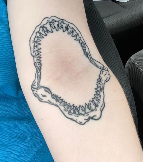 Shark Jaw Tattoo Design, Jaw Elbow Tattoo, Shark Jaw Tattoo Elbow, Shark Jaw Tattoo, Logan Tattoo, Shark Jaws Tattoo, Jaw Tattoo, Mouth Tattoo, Shark Jaw