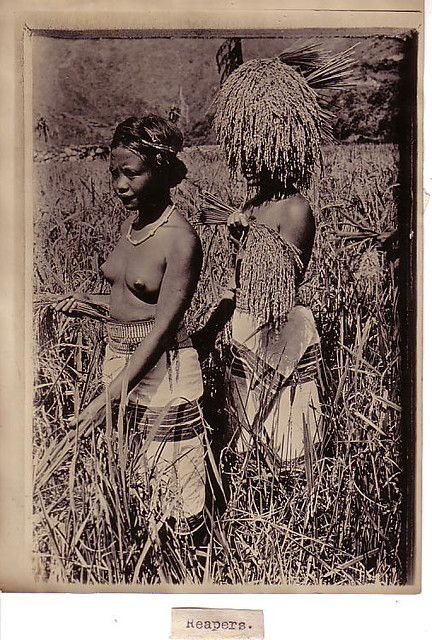 Philippines 1911 | ChinatownCharlie | Flickr Africa Tribes, Philippines Culture, Photo Mount, Filipino Culture, African People, African History, Historical Pictures, Vintage Portraits, African Art