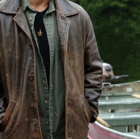 Dean Winchester Outfits Men, Dean Winchester Jacket, Dean Winchester Fashion, Dean Winchester Outfit Aesthetic, Dean Winchester Leather Jacket, Dean Winchester Aesthetic Clothes, Dean Winchester Aesthetic Outfit, Dean Winchester Clothes, Supernatural Hunter Aesthetic Outfit