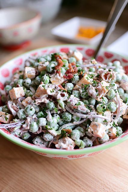 Pea Salad! Just like I loved as a kid. Perfect for Easter! Pioneer Woman Pea Salad, Pea Salad Recipes, Tofu Chicken, Salad Kale, Weekend Cooking, Salad Pasta, Pea Salad, Pioneer Woman Recipes, Cashew Cream