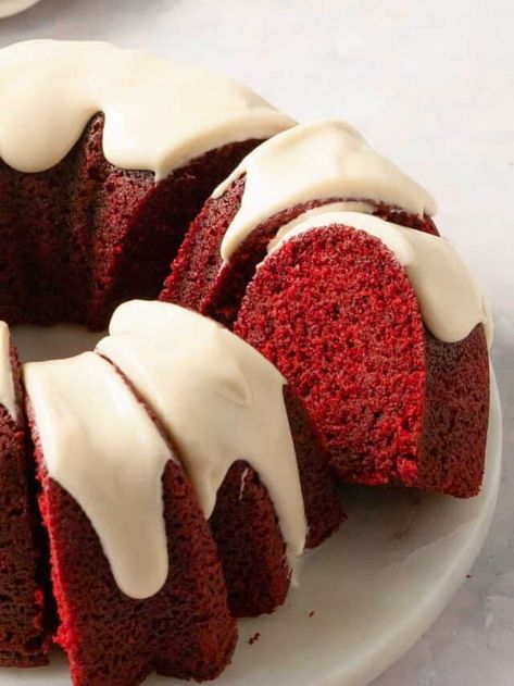 Red Velvet Bunt Cake, Cake Olives, Red Velvet Bundt, Velvet Desserts, Blueberry Bundt, Red Velvet Bundt Cake, Bundt Recipes, Romantic Breakfast, Nothing Bundt Cakes