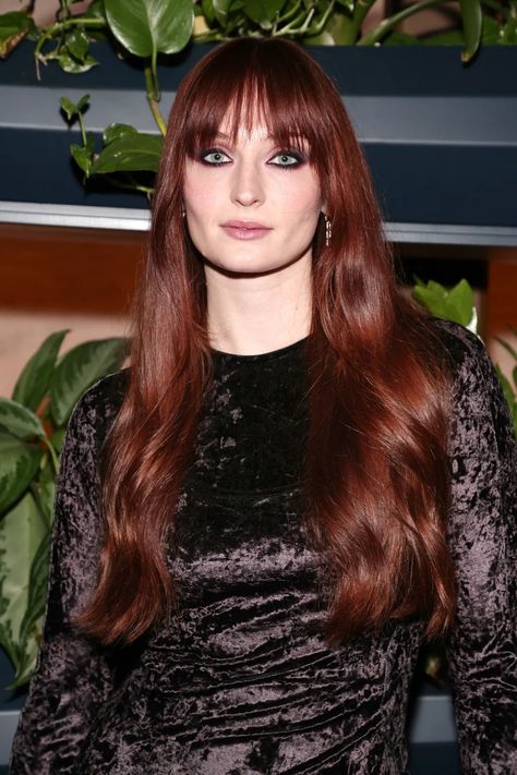 Long Bangs Hairstyle, Red Hair Bangs, Hair Bangs Hairstyles, Red Hair With Bangs, Heavy Bangs, Winter Hair Color Trends, Crimson Hair, Bangs Hairstyle, Hairstyle Men