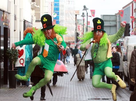 7 Things You See on St. Patrick's Day | Her Campus Fete Saint Patrick, St Patrick's Day Outfit, St Paddys Day, St Paddy, Happy St Patricks Day, St Pattys Day, Saint Patrick, St Patrick’s Day, Guinness